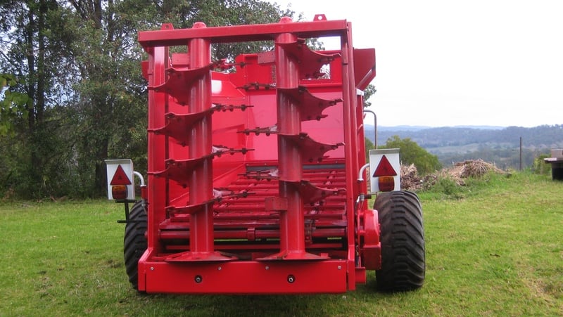 With twin vertical rear beaters, the M60 can easily deliver compost or manure over a wide area. Available with 7m3 capacity.